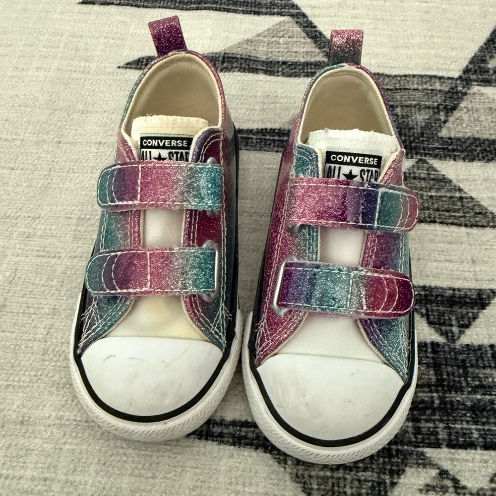 Converse Chuck Taylor All Star Glitter Drip Low Top Sneakers, Size 8 (Toddler)